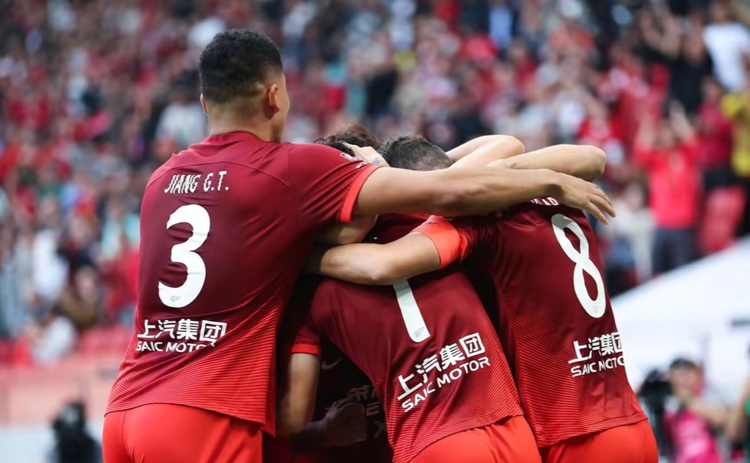 米兰官网 -关于上海海港集结日防线松动，志在NBA季后赛名次提升，球迷炸锅，团队化学反应显著的信息