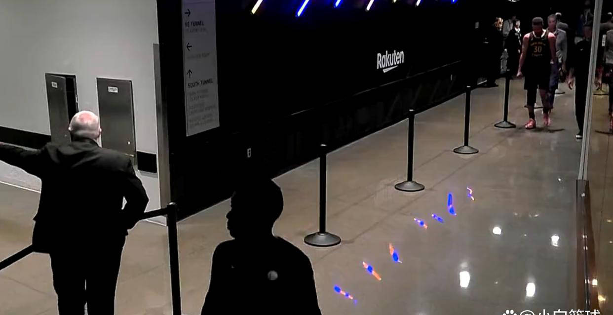 赛地聚焦——NBA常规赛国际比赛日热度飙升，巴黎圣日耳曼更衣室发声，气氛紧张，控场能力受关注的简单介绍